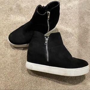 Steve Madden/Madden Girl Piperr Black Suede Wedge Bootie Sneakers size 4